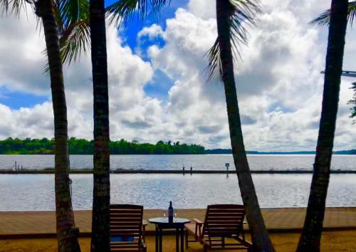 Hotel Overbridge River Resort