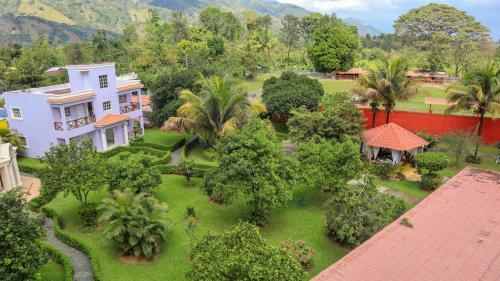 Hotel Rancho Guacamayos