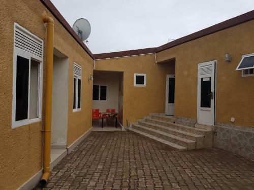Hostal Amicizia Guest House