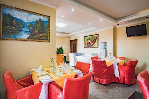 Hill View Hotel & Aparts