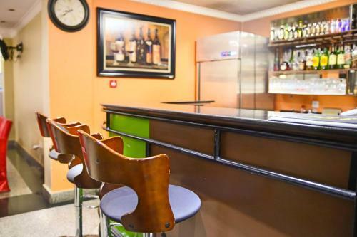 Hill View Hotel & Aparts