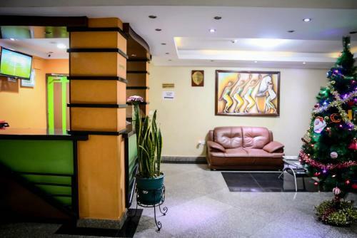 Hill View Hotel & Aparts