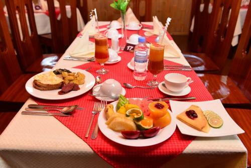 Hostal B.maurice Guest House