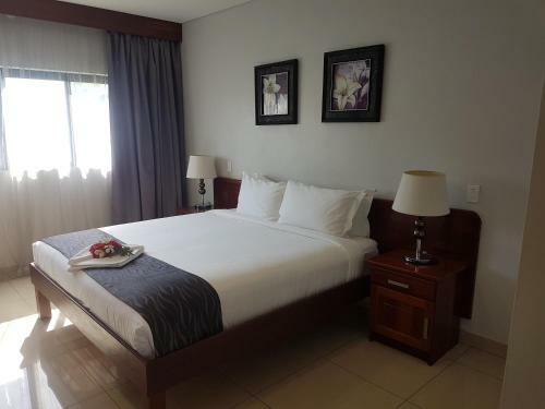 Paddy's Hotel & Apartments