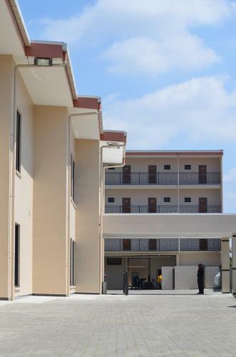 Paddy's Hotel & Apartments