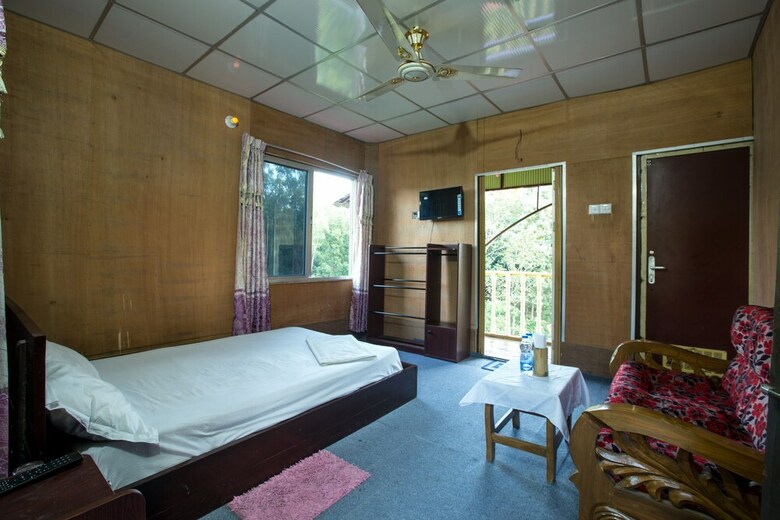 Hotel Fanush Resort