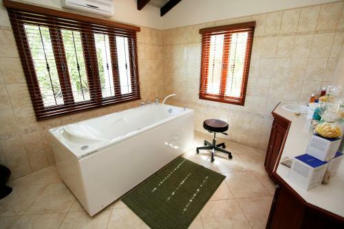Sugar Cane Club Hotel & Spa