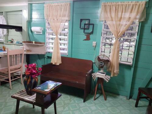 See Belize Birdwatchers Vacation Cottage