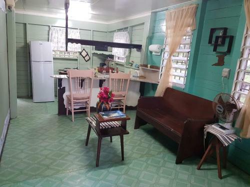 See Belize Birdwatchers Vacation Cottage