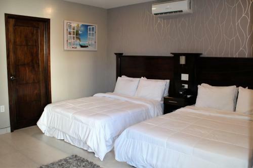 Barefoot Caye Caulker Hotel
