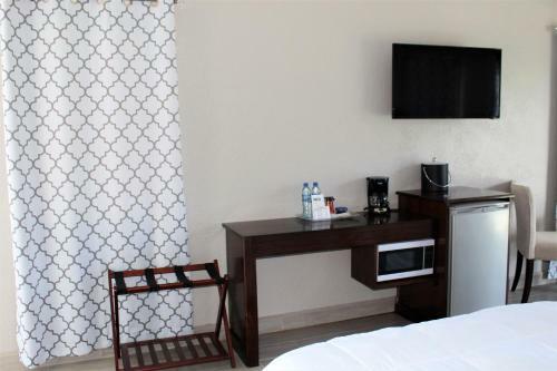 Barefoot Caye Caulker Hotel