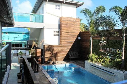 Barefoot Caye Caulker Hotel