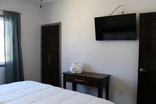 Barefoot Caye Caulker Hotel