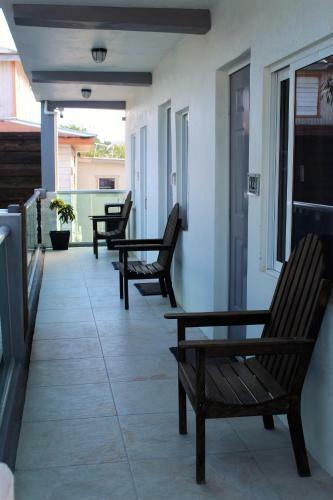 Barefoot Caye Caulker Hotel