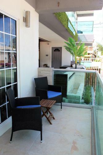 Barefoot Caye Caulker Hotel