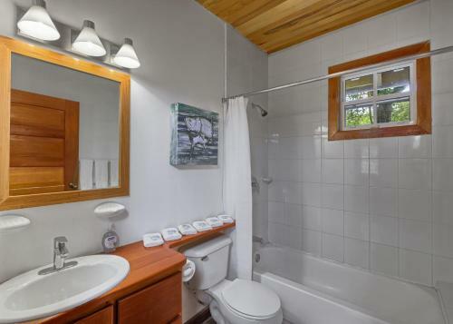 Weezie's Ocean Front Hotel And Garden Cottages