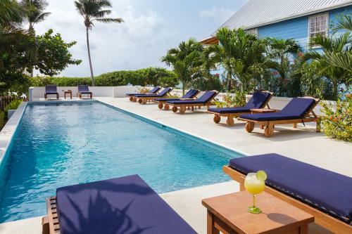 Weezie's Ocean Front Hotel And Garden Cottages