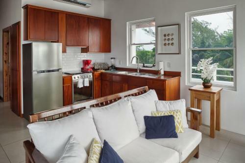Weezie's Ocean Front Hotel And Garden Cottages