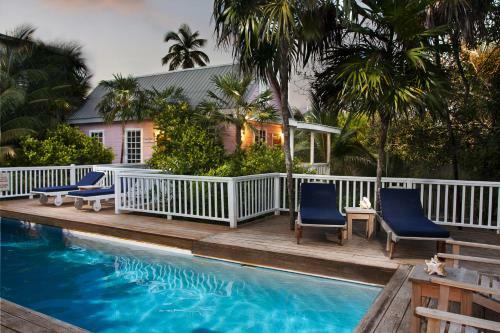 Weezie's Ocean Front Hotel And Garden Cottages