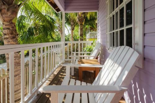 Weezie's Ocean Front Hotel And Garden Cottages