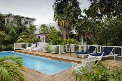 Weezie's Ocean Front Hotel And Garden Cottages