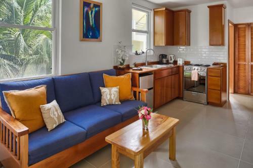 Weezie's Ocean Front Hotel And Garden Cottages