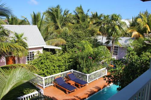Weezie's Ocean Front Hotel And Garden Cottages