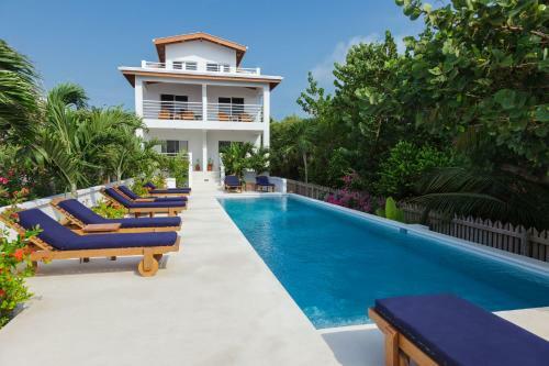 Weezie's Ocean Front Hotel And Garden Cottages