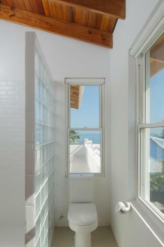 Weezie's Ocean Front Hotel And Garden Cottages