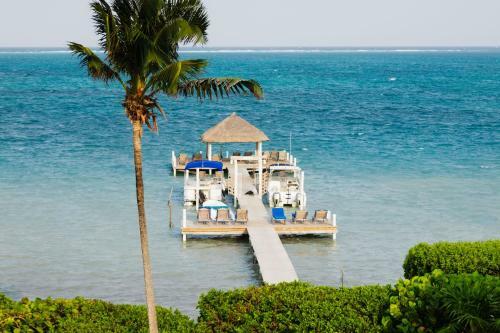 Weezie's Ocean Front Hotel And Garden Cottages