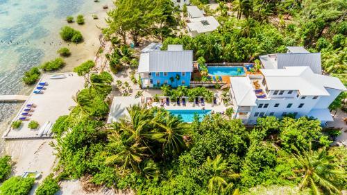 Weezie's Ocean Front Hotel And Garden Cottages