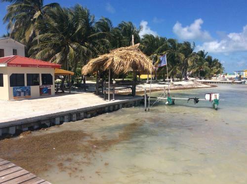 Hotel Popeye's Beach Resort