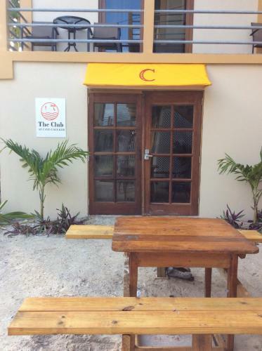Hotel Popeye's Beach Resort