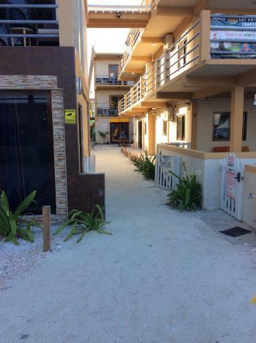 Hotel Popeye's Beach Resort