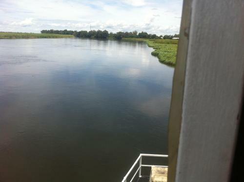 Delta Belle Houseboat