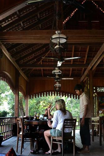 Hotel Rajabori Villas Resort
