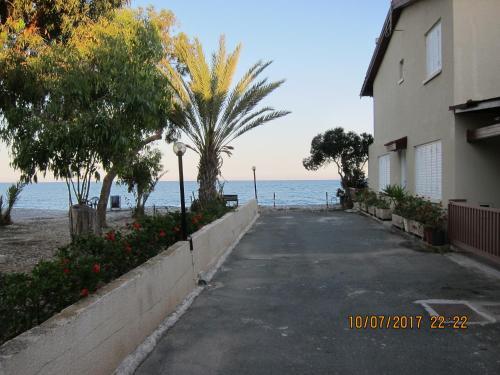 Spiros Seaside Villa No. 11