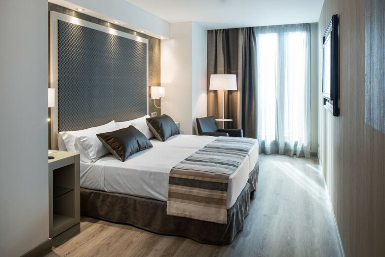 Hotel Catalonia Square