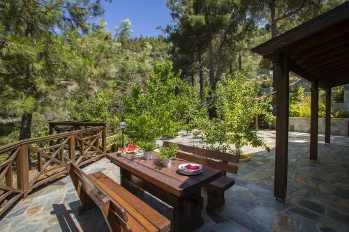Ricky Chalet Near Troodos