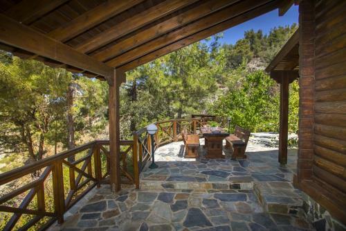 Ricky Chalet Near Troodos