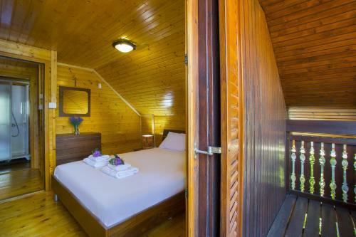 Ricky Chalet Near Troodos