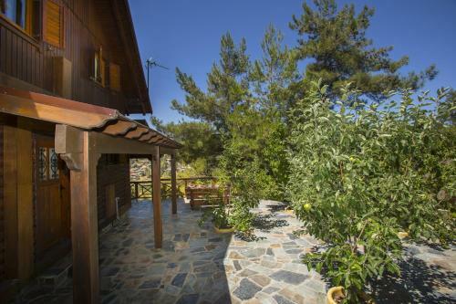Ricky Chalet Near Troodos