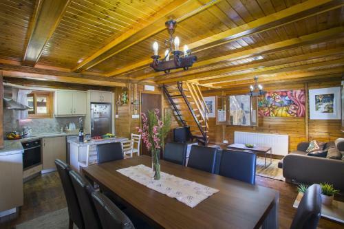 Ricky Chalet Near Troodos