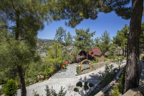 Ricky Chalet Near Troodos