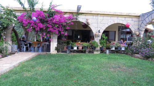 Elausa Hotel & Restaurant