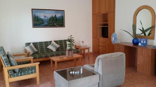 Georgias Apartments