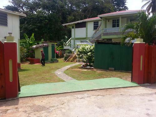 Nixon's Bayside Mangrove Inn/villa