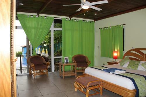 Kayu Hotel Y Restaurant