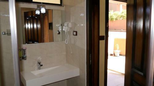Zagwe Hotel