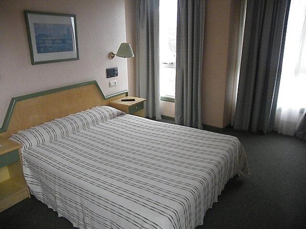 Hotel Puente Romano
